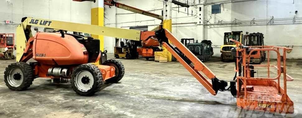 JLG 600AJ Plataformas con brazo de elevación manual