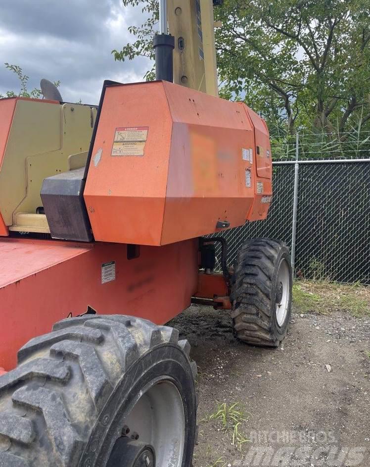 JLG 600S Plataformas con jaula de elevación