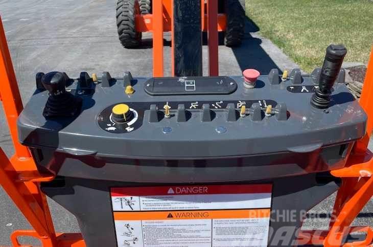 JLG 660SJ Plataformas con jaula de elevación