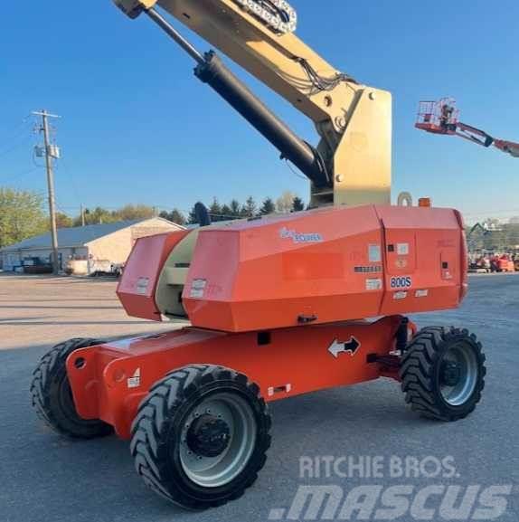 JLG 800S Plataformas con jaula de elevación