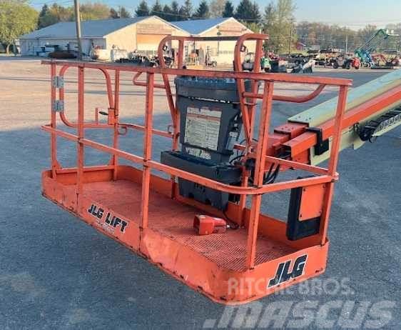 JLG 800S Plataformas con jaula de elevación