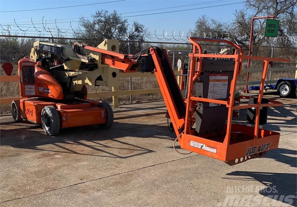 JLG E400A Plataformas con brazo de elevación manual