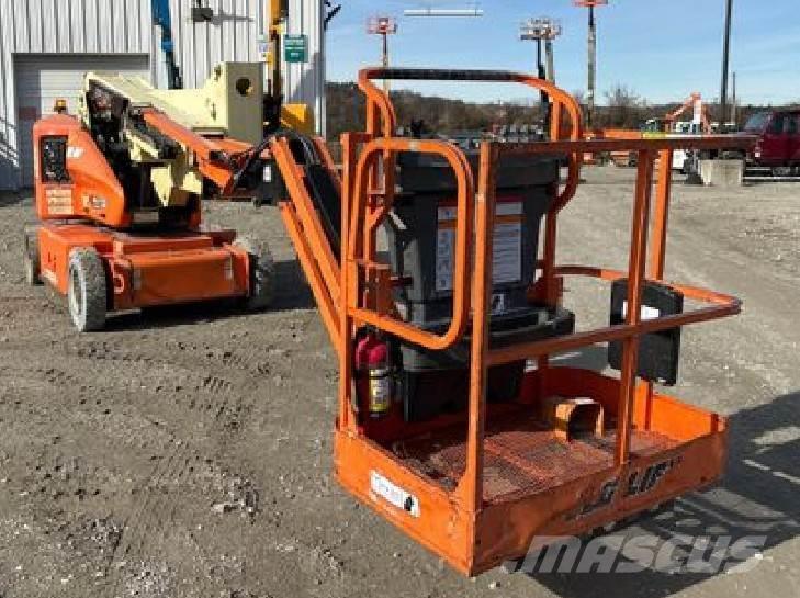 JLG E400AJPN Plataformas con brazo de elevación manual