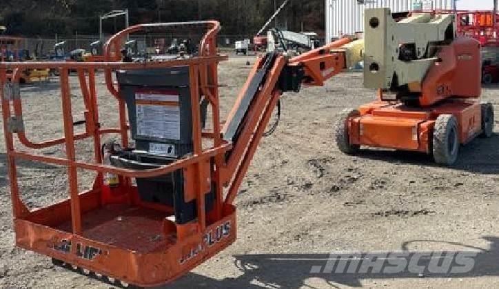 JLG E400AJPN Plataformas con brazo de elevación manual