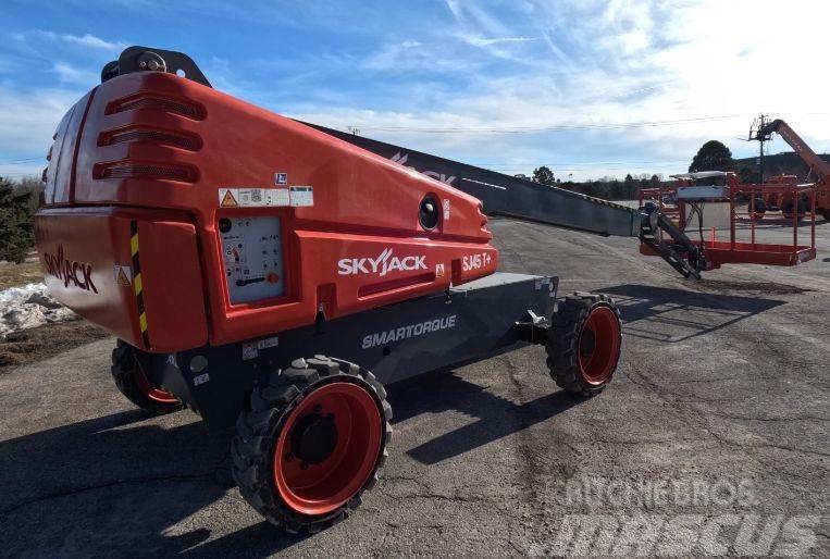 SkyJack SJ45T Plataformas con jaula de elevación