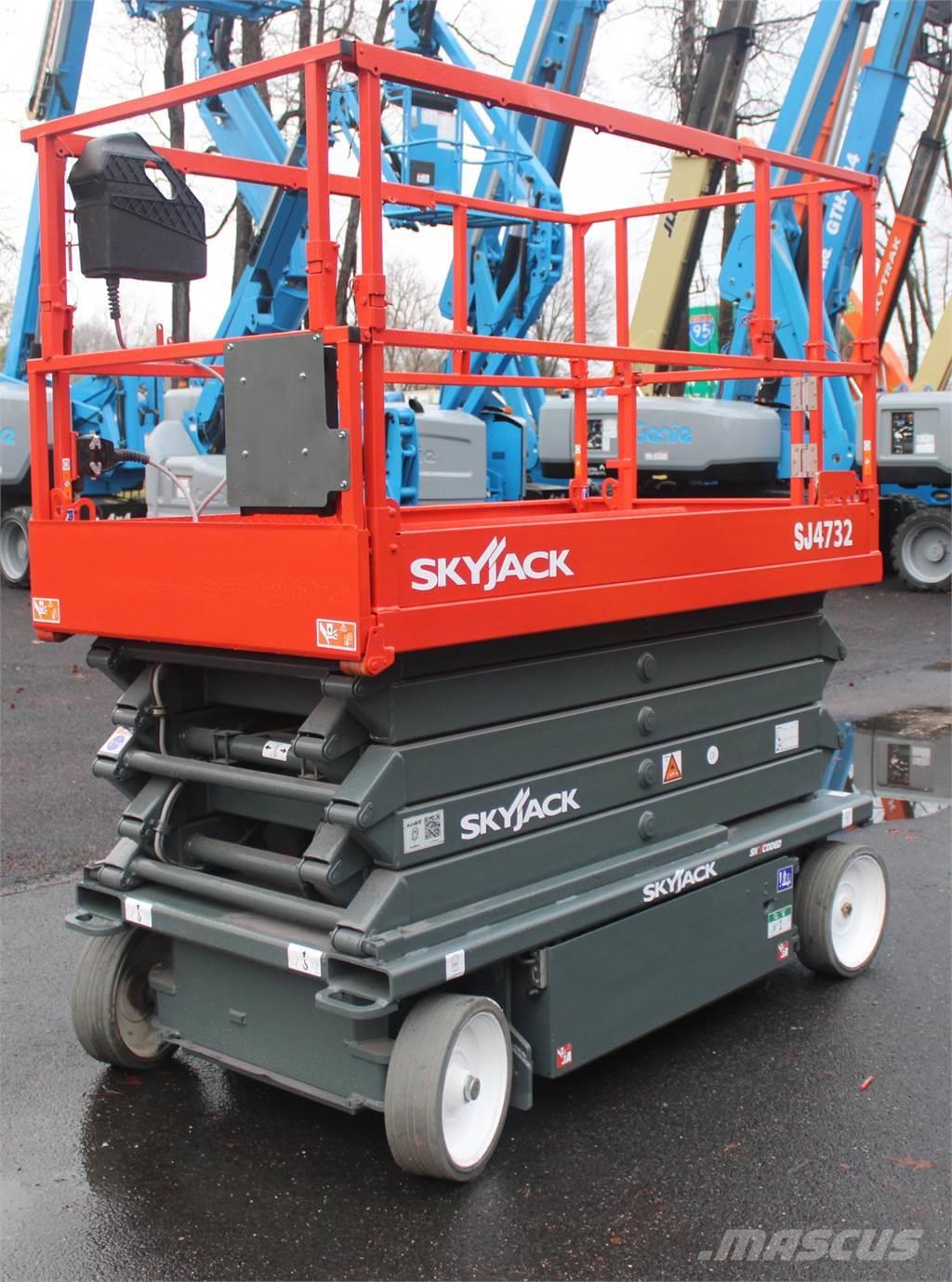 SkyJack SJ4732 Otros