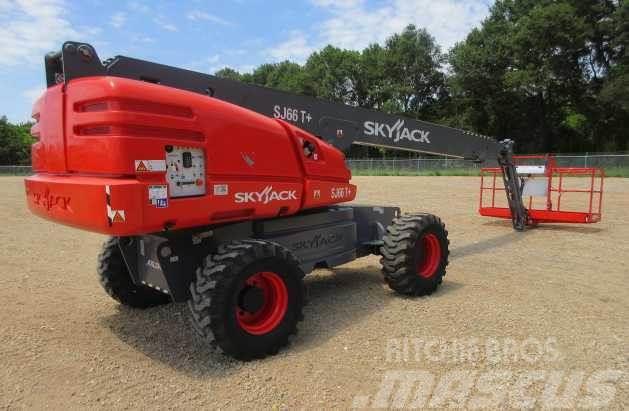 SkyJack SJ66T Plataformas con jaula de elevación