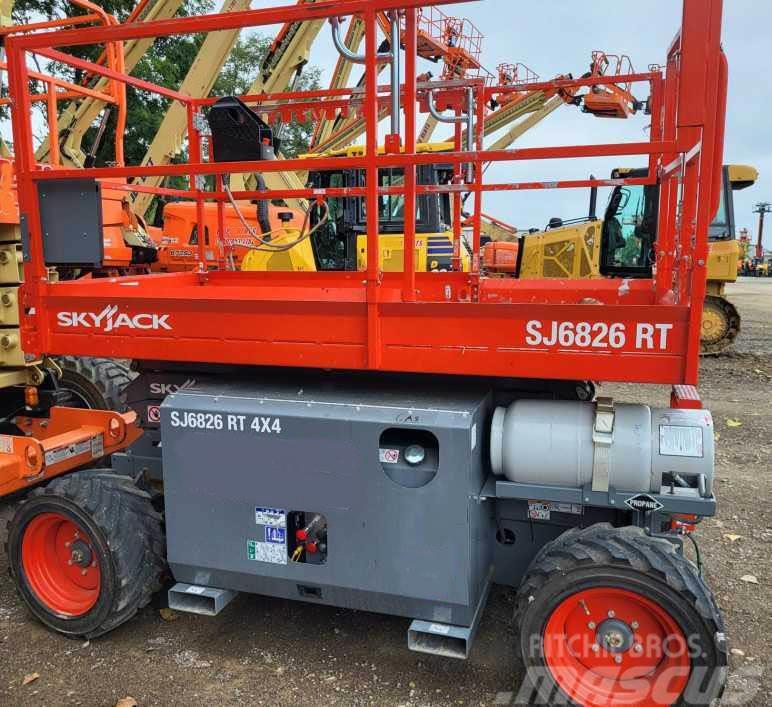 SkyJack SJ6826RT Plataformas tijera