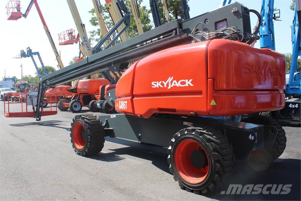 SkyJack SJ86T Plataformas con jaula de elevación