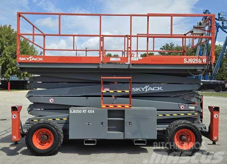 SkyJack SJ9250 Plataformas tijera