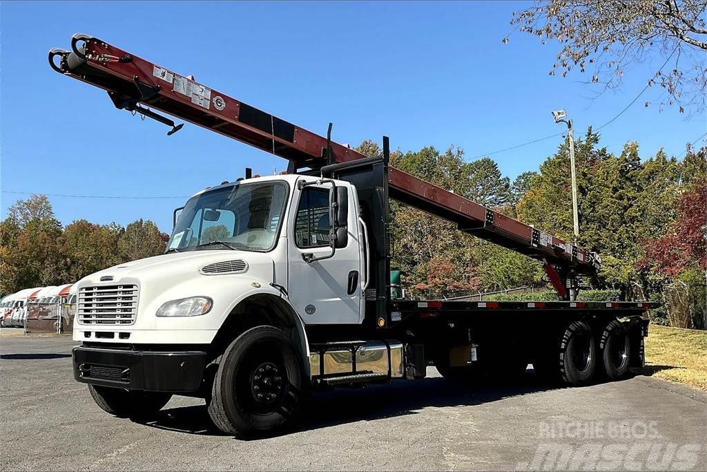 Freightliner M2106 Camiones con caja de remolque