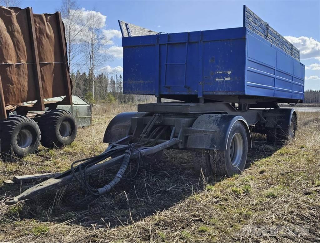  Kippikärry viljaluukulla Bañeras