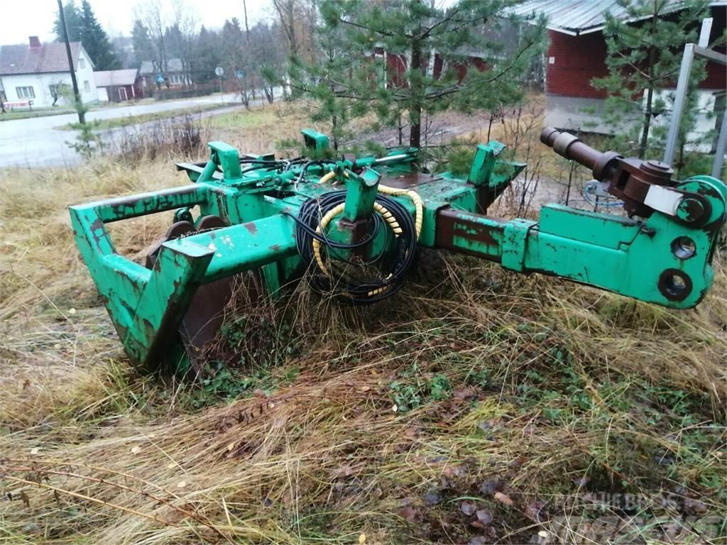  Laikkumätästin Otros