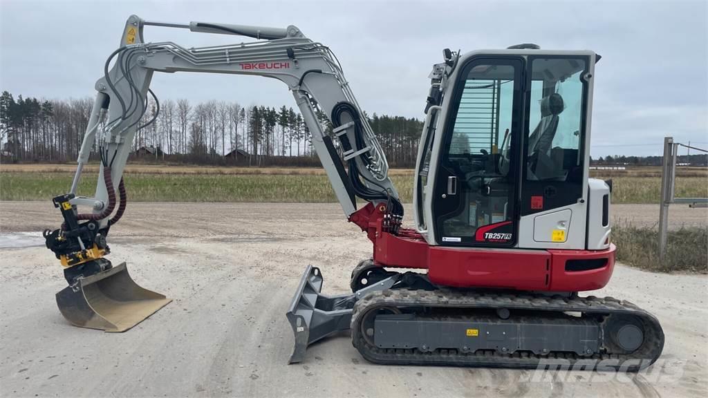 Takeuchi TB257FR Excavadoras sobre orugas