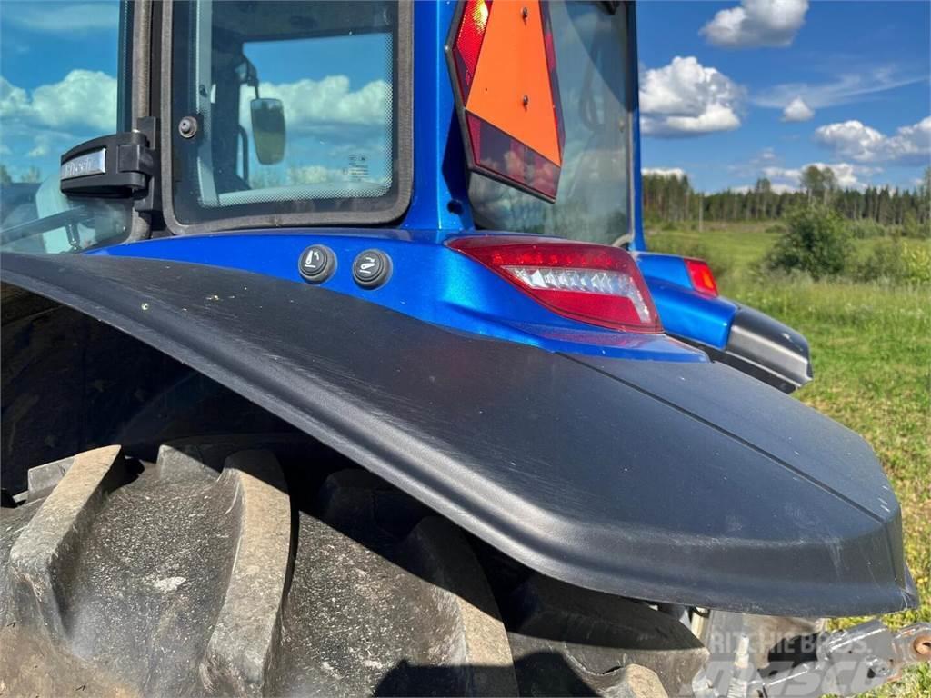 Valtra A114 Tractores