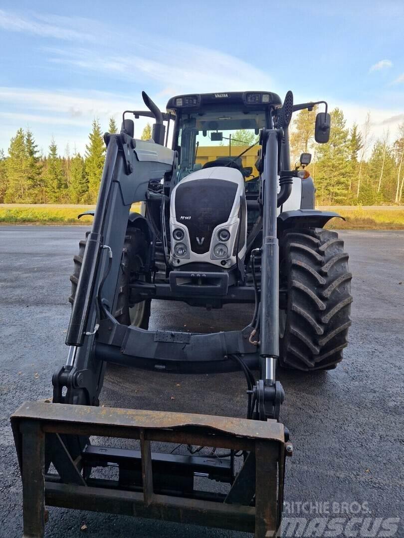 Valtra N143V Tractores