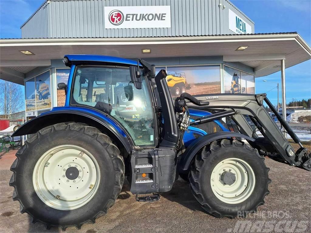 Valtra N154 Tractores