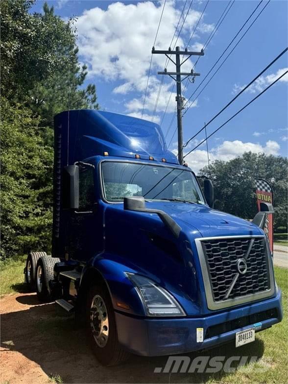 Volvo VNL64T300 Camiones tractor