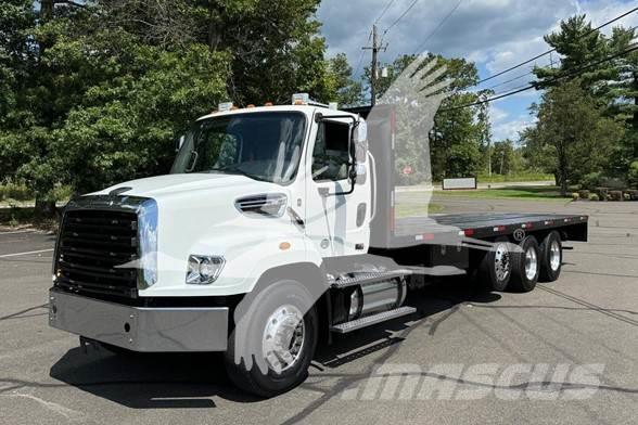 Freightliner 114SD Camiones de cama baja