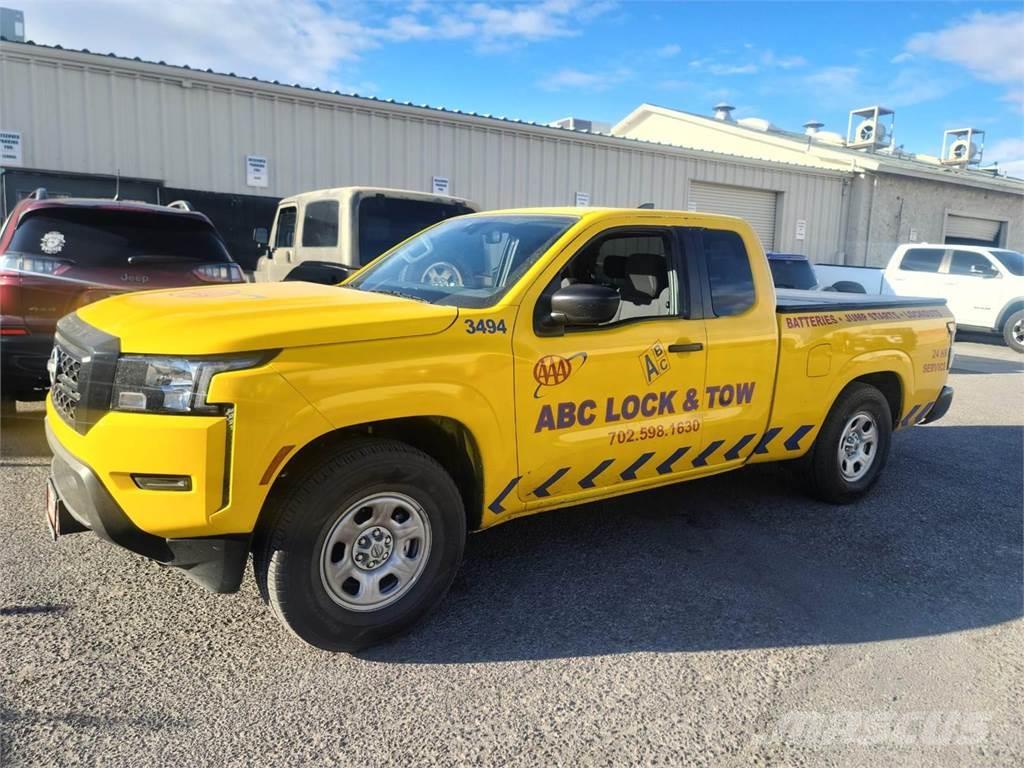 Nissan Frontier Caja abierta/laterales abatibles