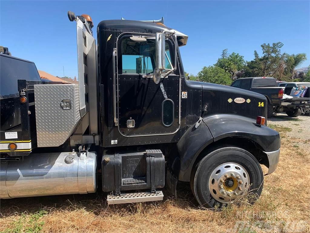 Peterbilt 330 Camiones de cama baja