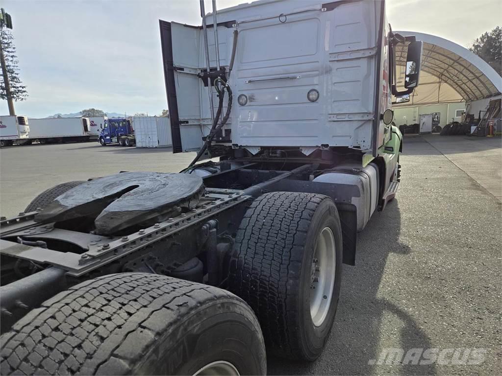 Volvo VNL64T400 Camiones tractor