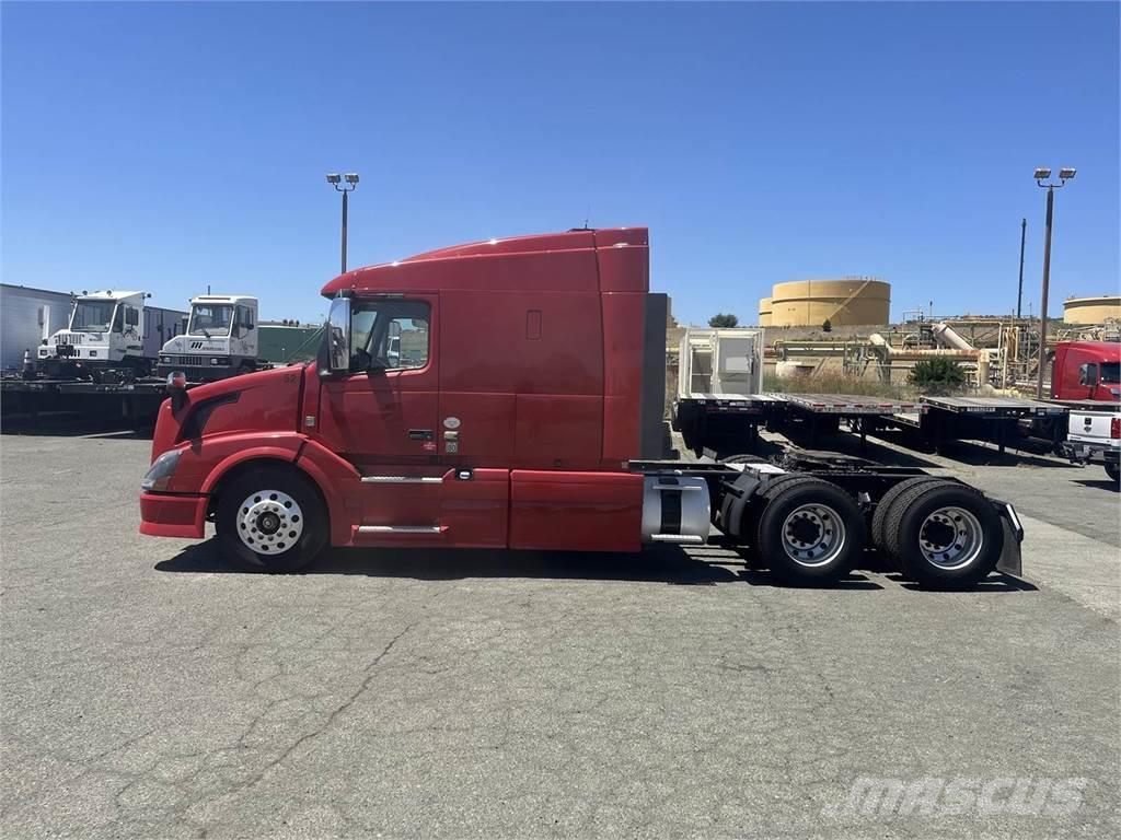 Volvo VNL64T430 Camiones tractor