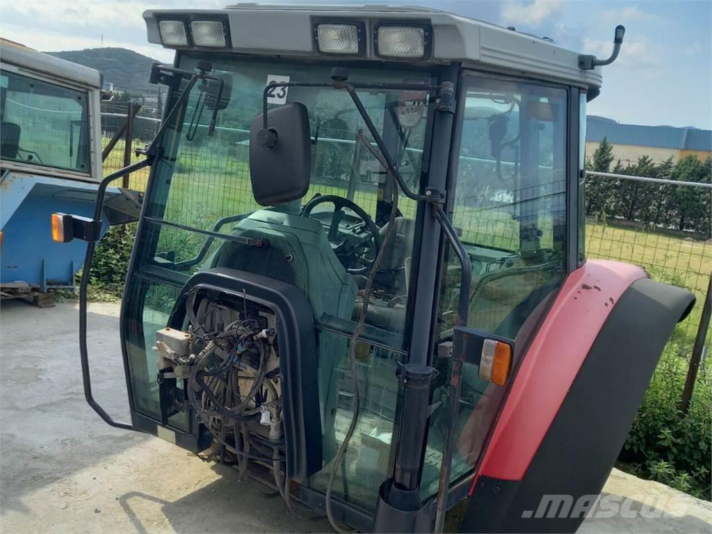 Massey Ferguson 8250 Cabina