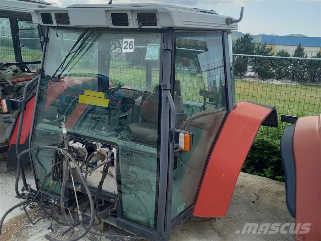 Massey Ferguson 8130 Cabina