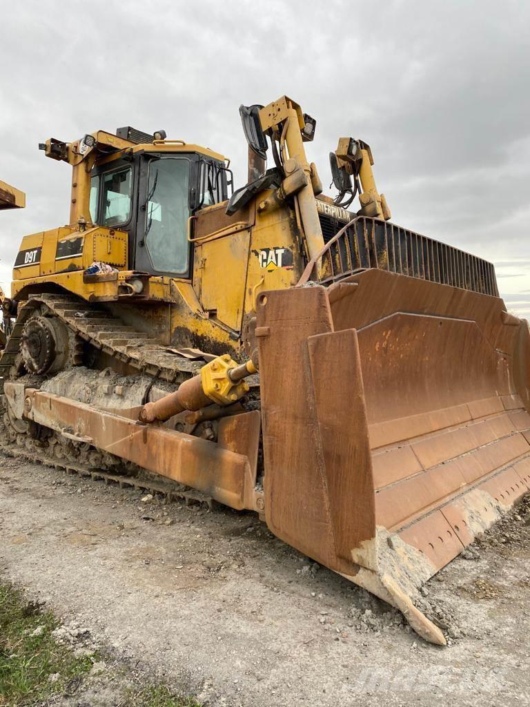 CAT D9T Buldozer sobre oruga