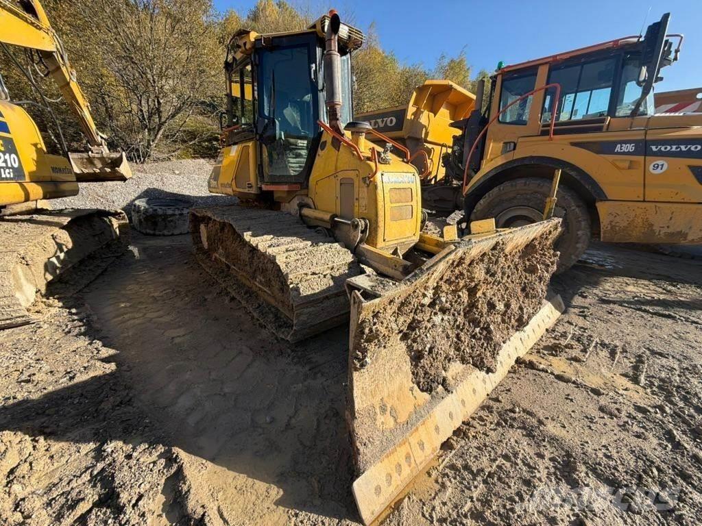 Komatsu D51PX Buldozer sobre oruga