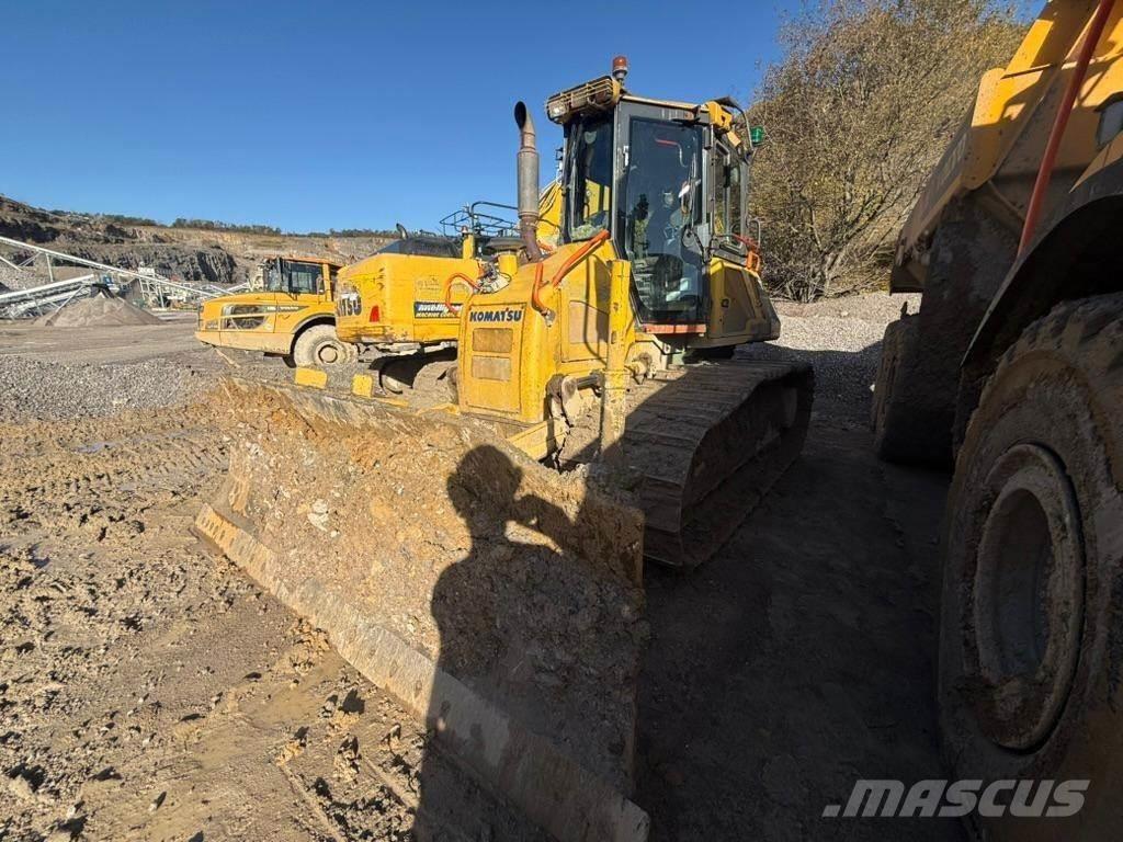 Komatsu D51PX Buldozer sobre oruga