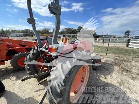 Kubota MX4700F Tractores