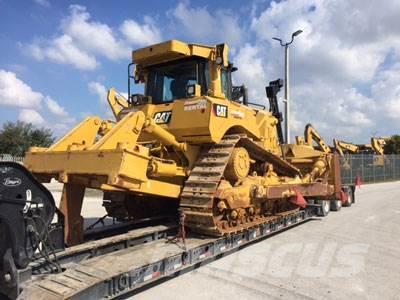 CAT D8T Buldozer sobre oruga