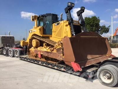 CAT D8T Buldozer sobre oruga