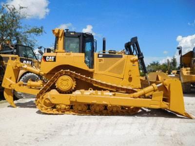 CAT D8T Buldozer sobre oruga