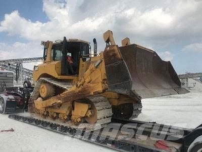 CAT D8T Buldozer sobre oruga