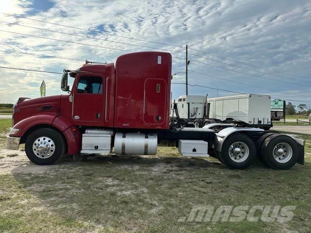 Peterbilt 384 Camiones tractor