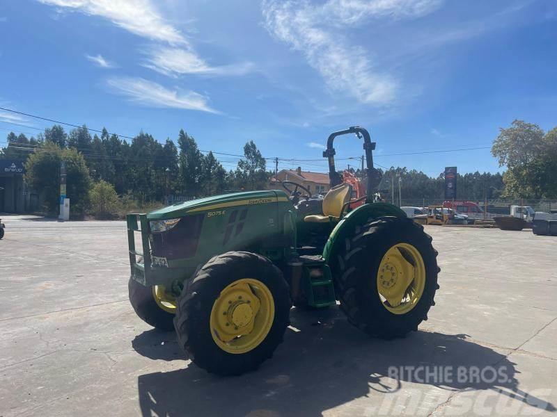 John Deere 5075E Tractores