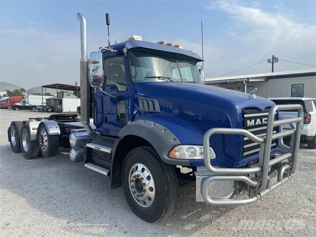 Mack GRANITE Camiones tractor