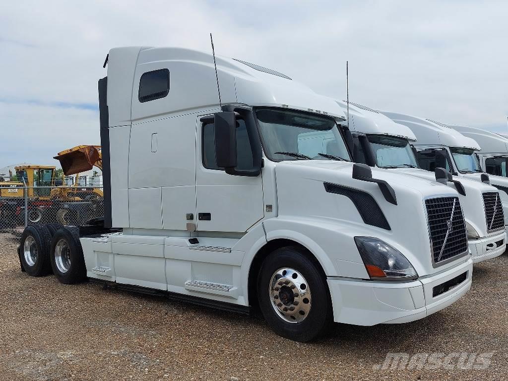 Volvo VNL64T670 Camiones tractor