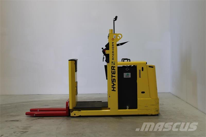 Hyster K1.0L Montacargas recogepedidos de baja altura