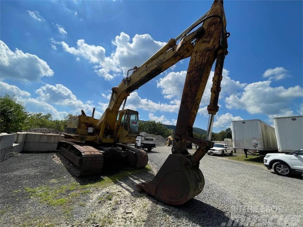 CAT 235 Excavadoras sobre orugas