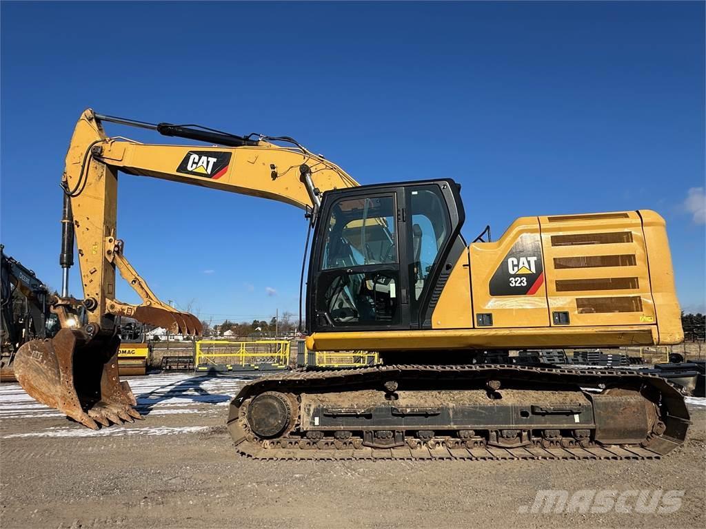 CAT 323 Excavadoras sobre orugas