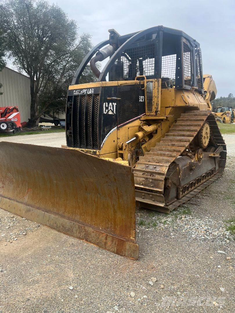 CAT 527 Buldozer sobre oruga