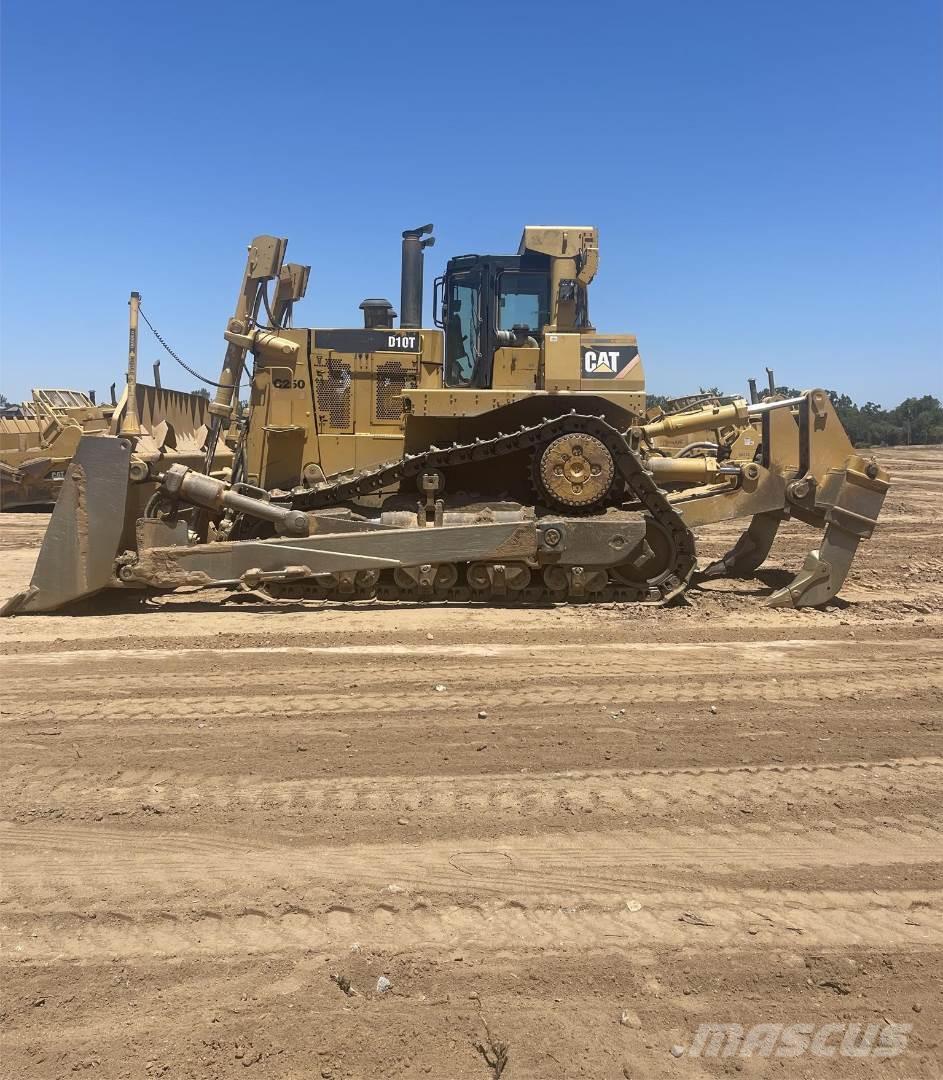 CAT D10T Buldozer sobre oruga