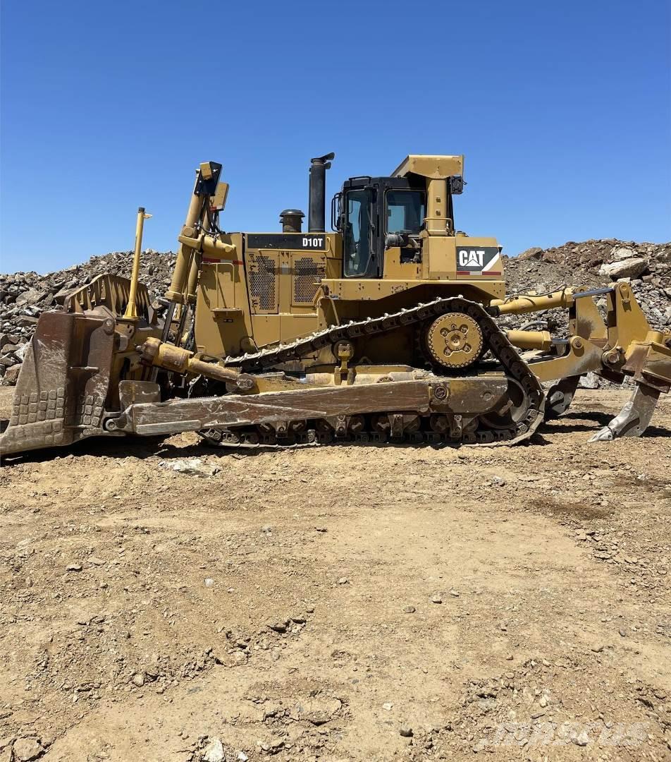 CAT D10T Buldozer sobre oruga