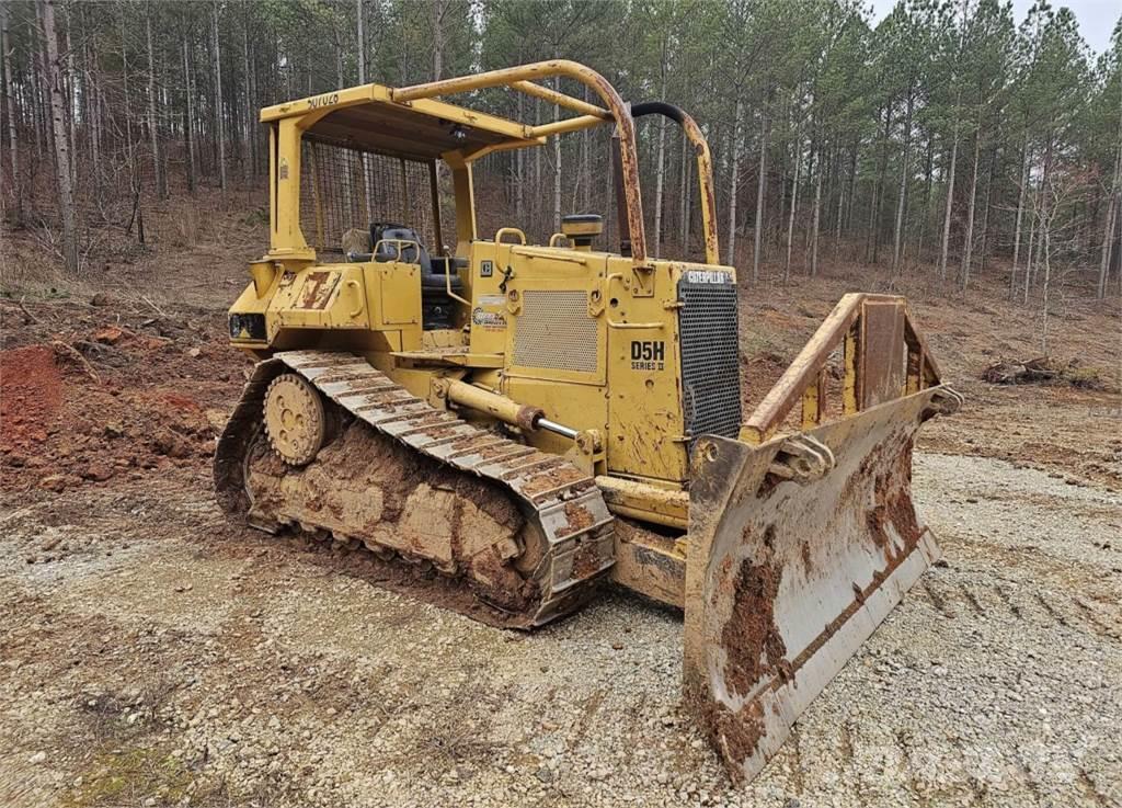 CAT D5H Buldozer sobre oruga