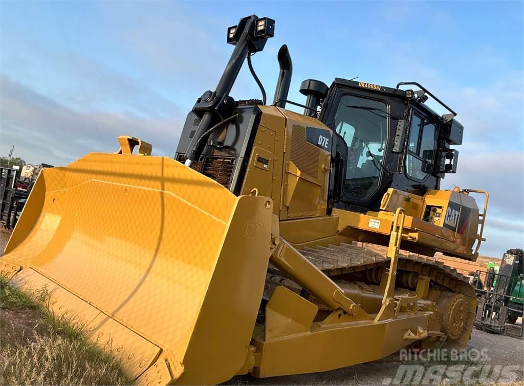 CAT D7E Buldozer sobre oruga