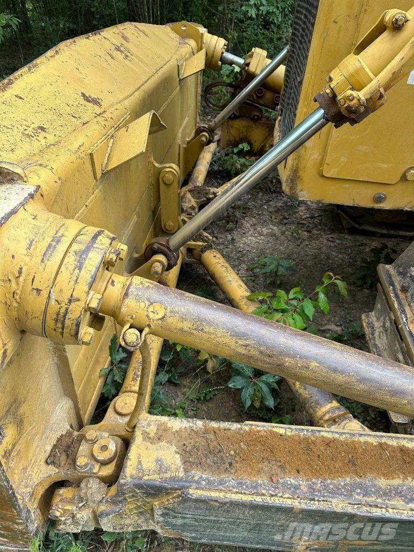 CAT D8H Buldozer sobre oruga